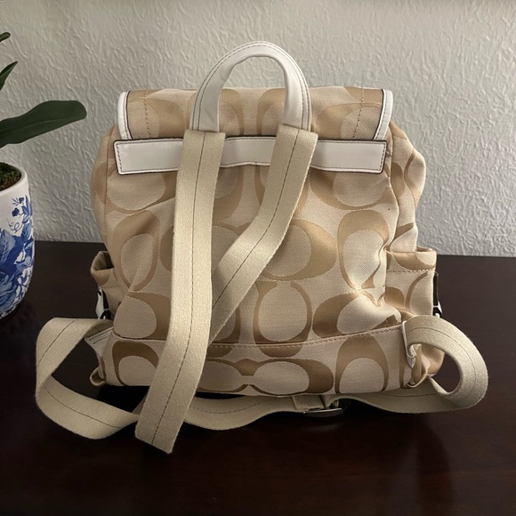 Coach backpack - Picture 2 of 2